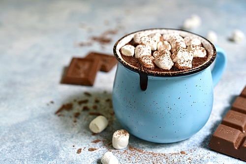 Topping Hot Chocolate Paling Favorit, Cocok Diminum Saat Hujan!