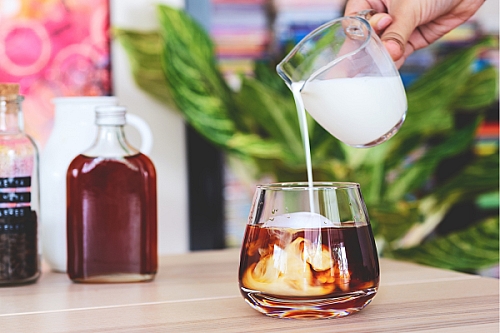 Mengenal 6 Jenis Susu yang Cocok Disajikan Bersama Kopi