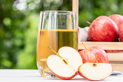 Ketahui Manfaat Minum Jus Apel Secara Rutin