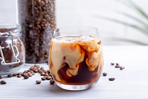 Simak Tips dan Resep Kopi Susu Gula Aren Kekinian!