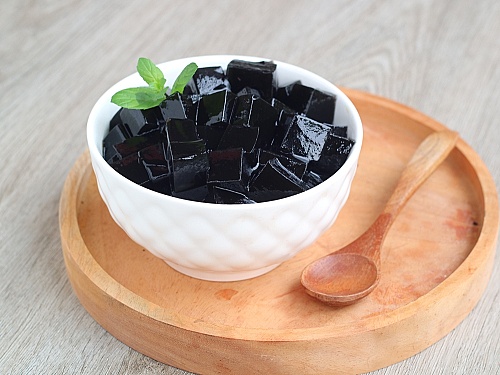 5 Kreasi Resep Es Cincau Hitam yang Segar dan Praktis Dibuat