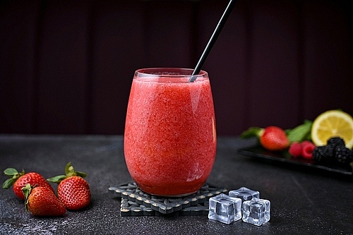 5 Resep Praktis Jus Strawberry untuk Jaga Kekebalan Tubuh
