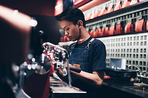 Begini Cara Mudah Untuk Menjadi Barista di Kafe