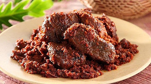 Cara Menghangatkan Rendang yang Benar