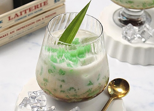 Tren Baru Meminum Es Cendol tanpa Santan