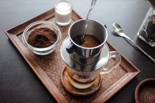 Cara Minum Vietnam Drip Coffee - Omela