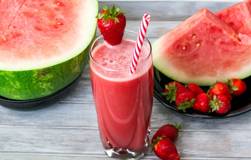 Resep Minuman Buah Milkshake Strawberry Semangka - Omela