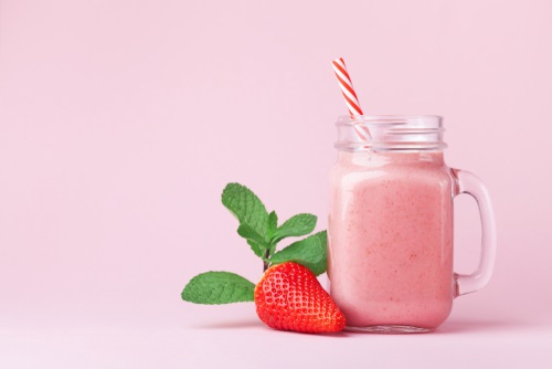 Cara Membuat Milkshake Strawberry - Omela
